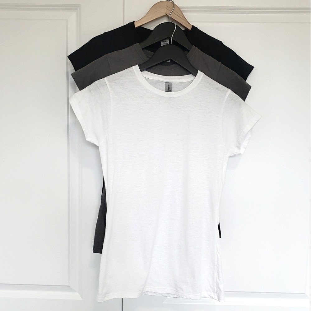 Gildan 100% Cotton T-shirts X3!